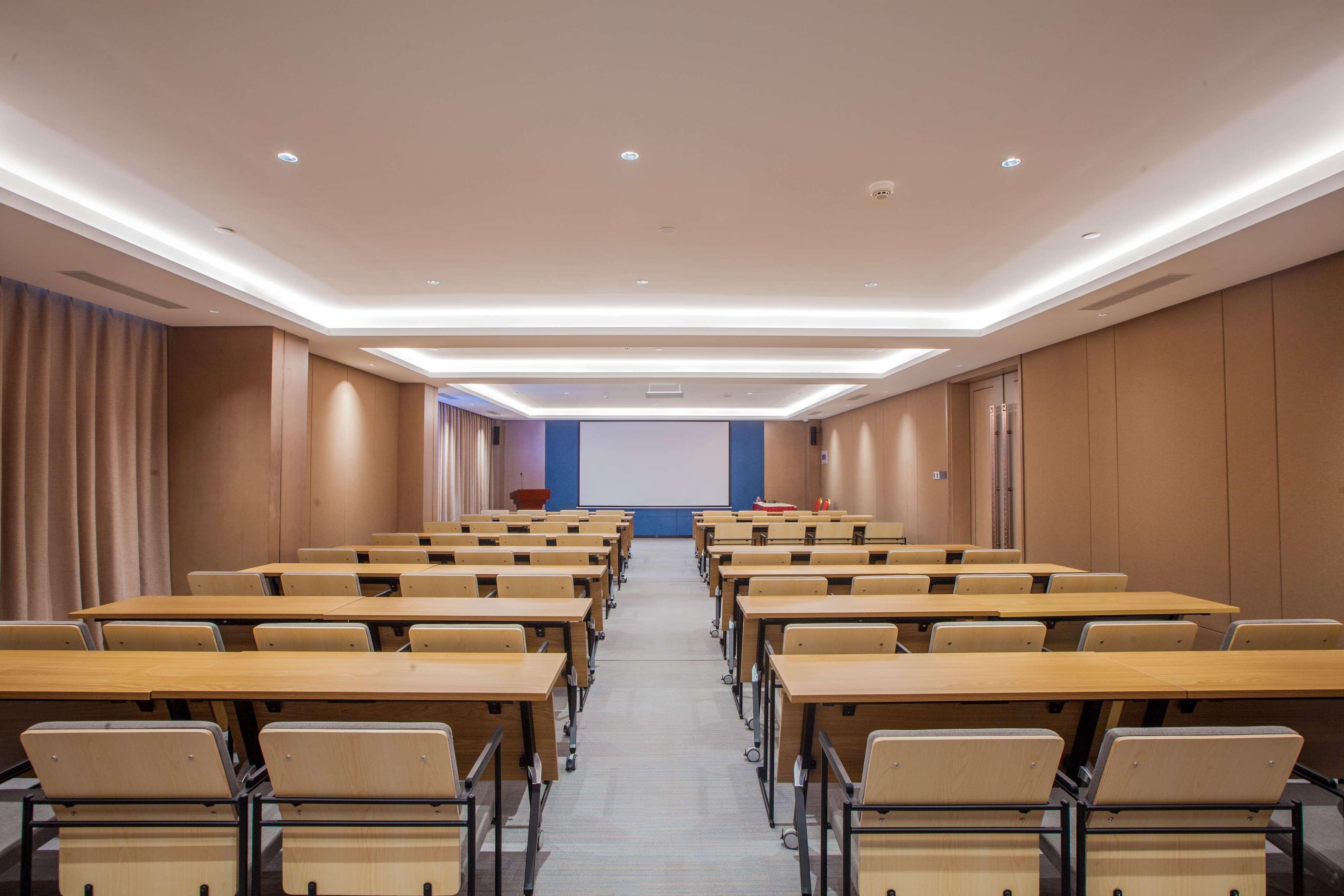 Hotel Ramada By Wyndham Luoyang Downtown Extérieur photo