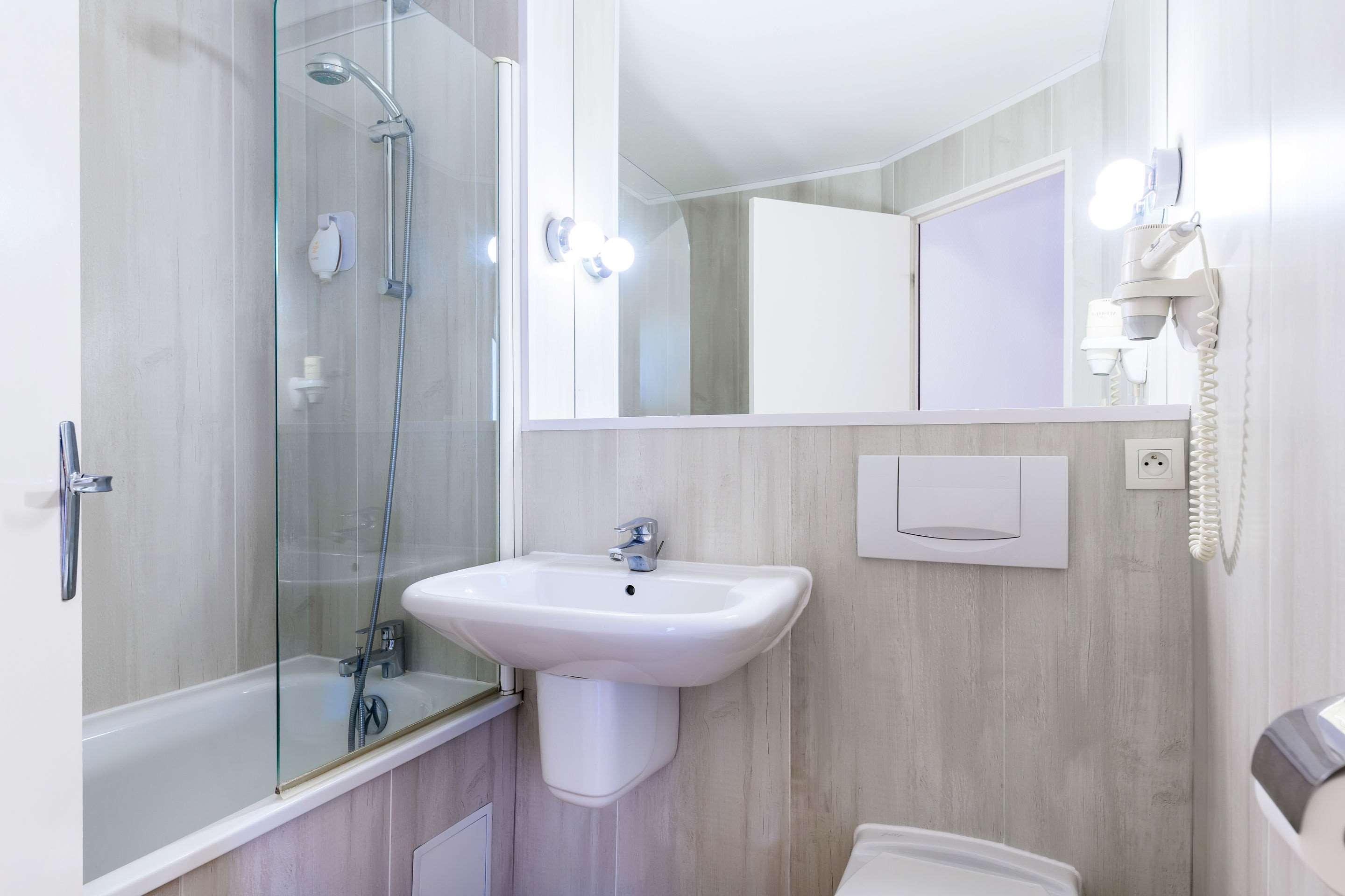 Hotel Ramada By Wyndham Luoyang Downtown Extérieur photo